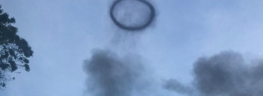 Circulo preto no céu