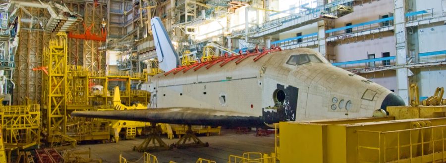 Nave Espacial É Encontrada Abandonada No Deserto